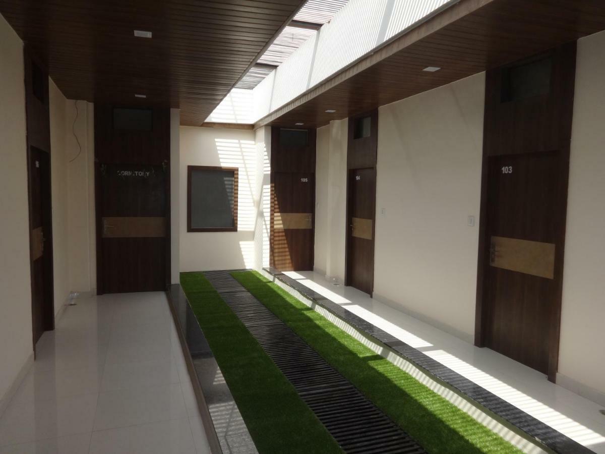 Hotel Prestige Ατζμέρ Εξωτερικό φωτογραφία